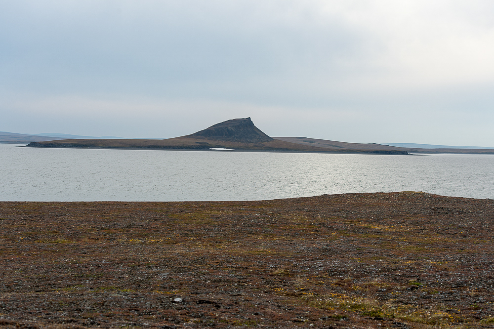 Вид на остров Дельмерсена с полуострова Гофмана